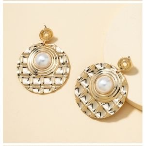 retro baroque pearl earrings